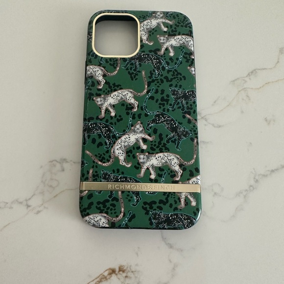 Richmond & Finch Leopard Iphone 12 12 Pro Case - Picture 1 of 6